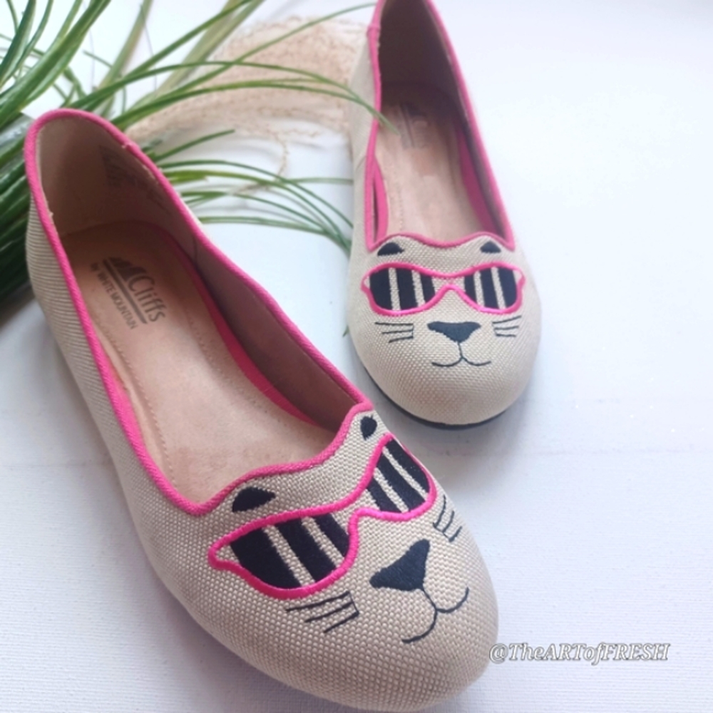Cliffs by WHITE MOUNTAIN Chic Pink and Cream Cat Face Flats